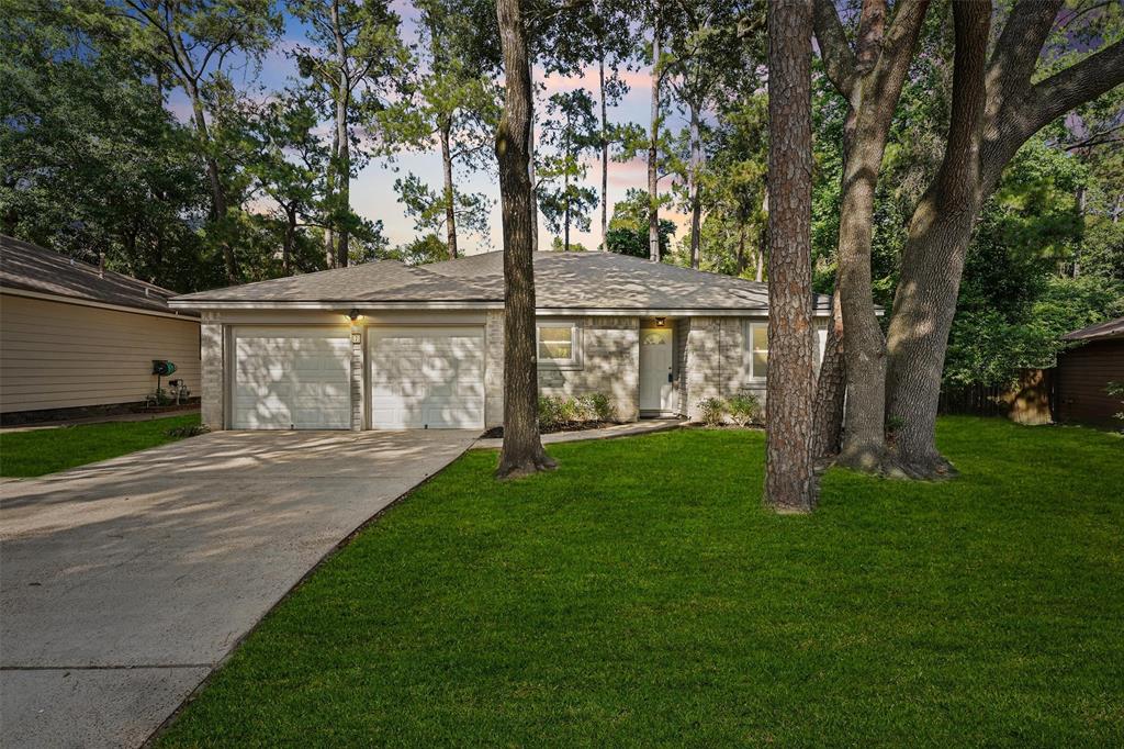 7 Starrush Court, The Woodlands, Texas image 2