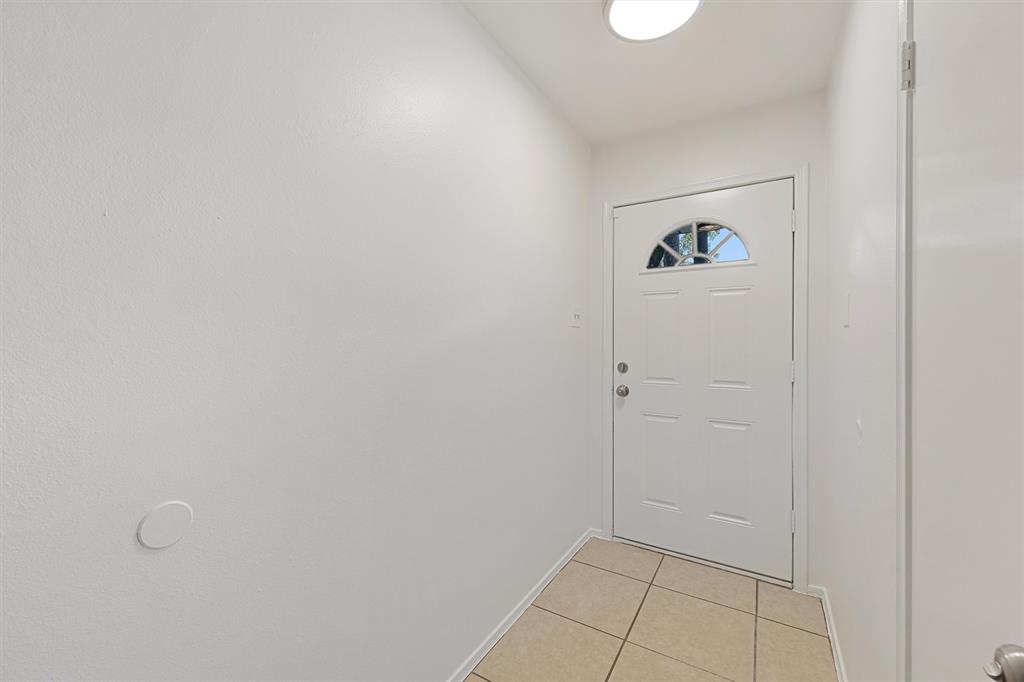 7 Starrush Court, The Woodlands, Texas image 4