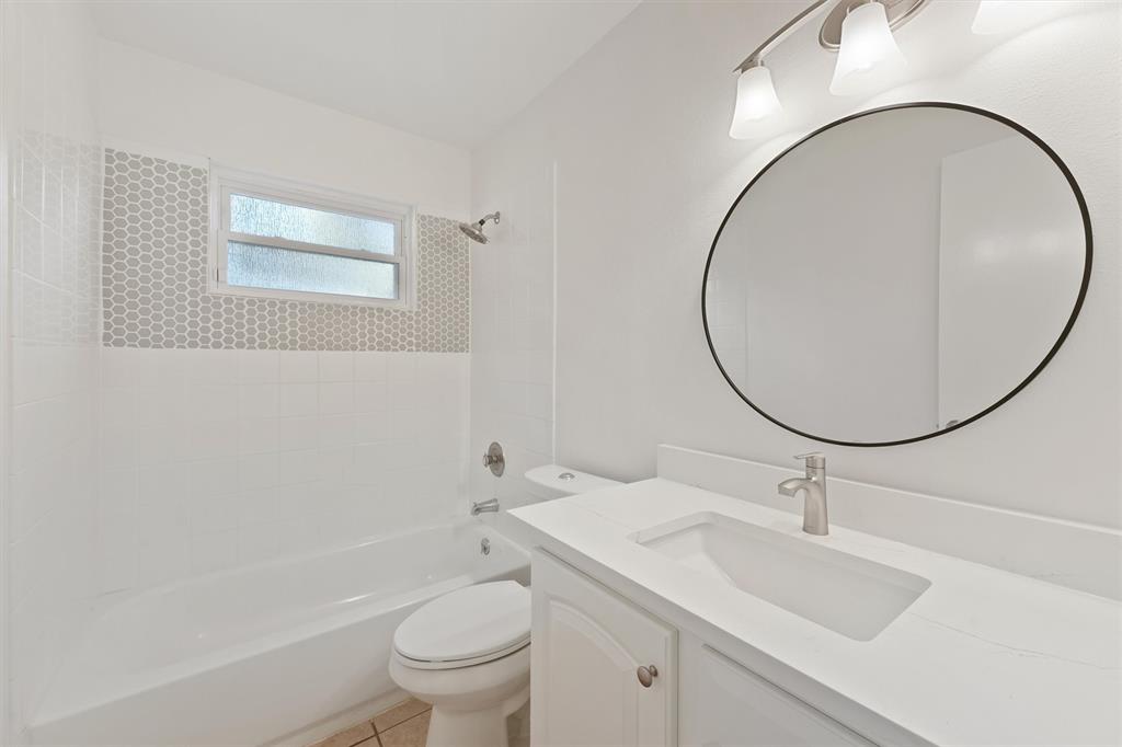 7 Starrush Court, The Woodlands, Texas image 19