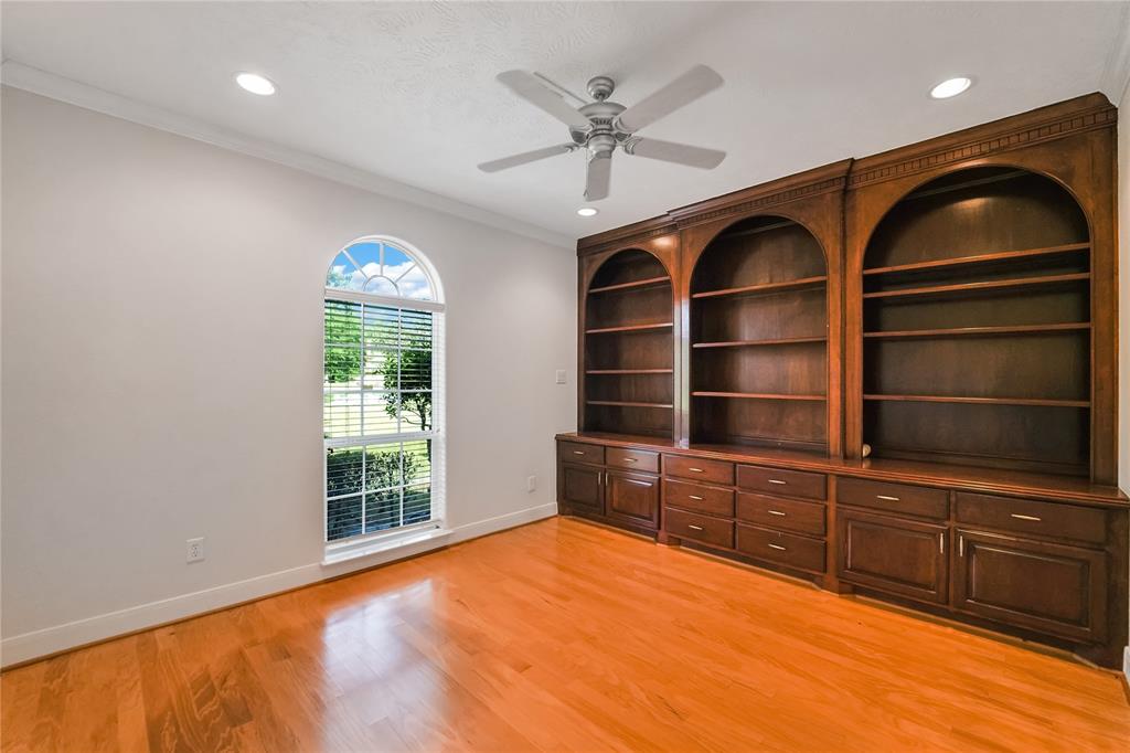 111 Commons Lake Drive
