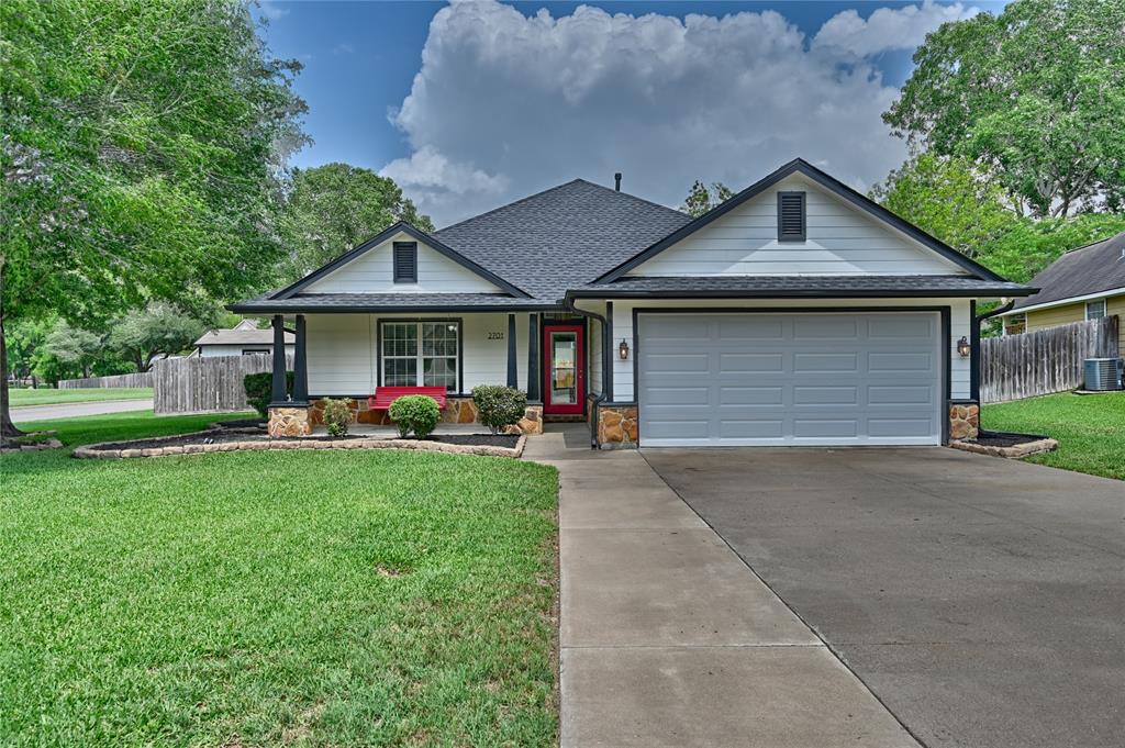 2701 Cypress Circle, Brenham, Texas image 1