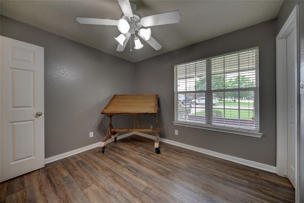 2701 Cypress Circle, Brenham, Texas image 11