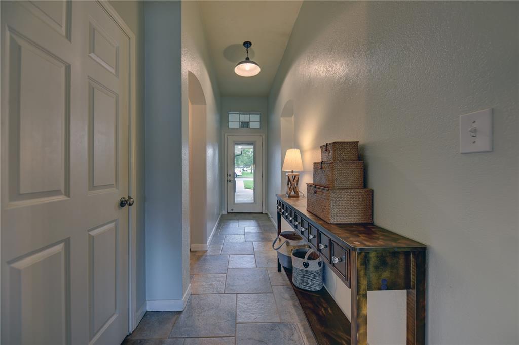 2701 Cypress Circle, Brenham, Texas image 4