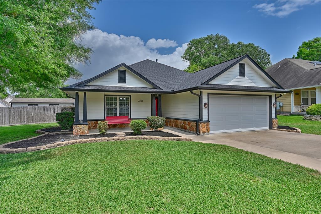 2701 Cypress Circle, Brenham, Texas image 2