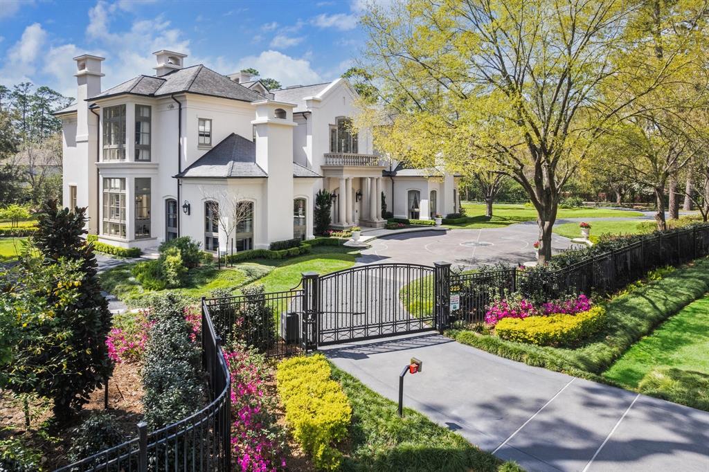 325 W Friar Tuck Lane