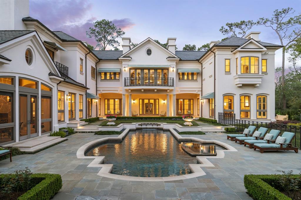 325 W Friar Tuck Lane
