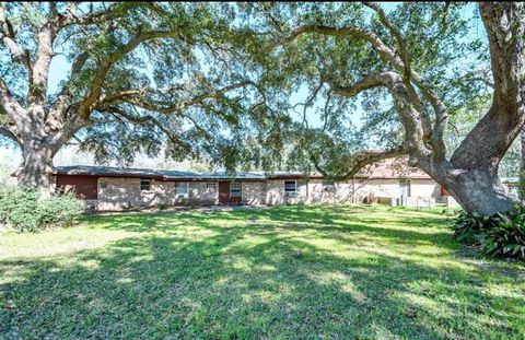 A home in Anahuac