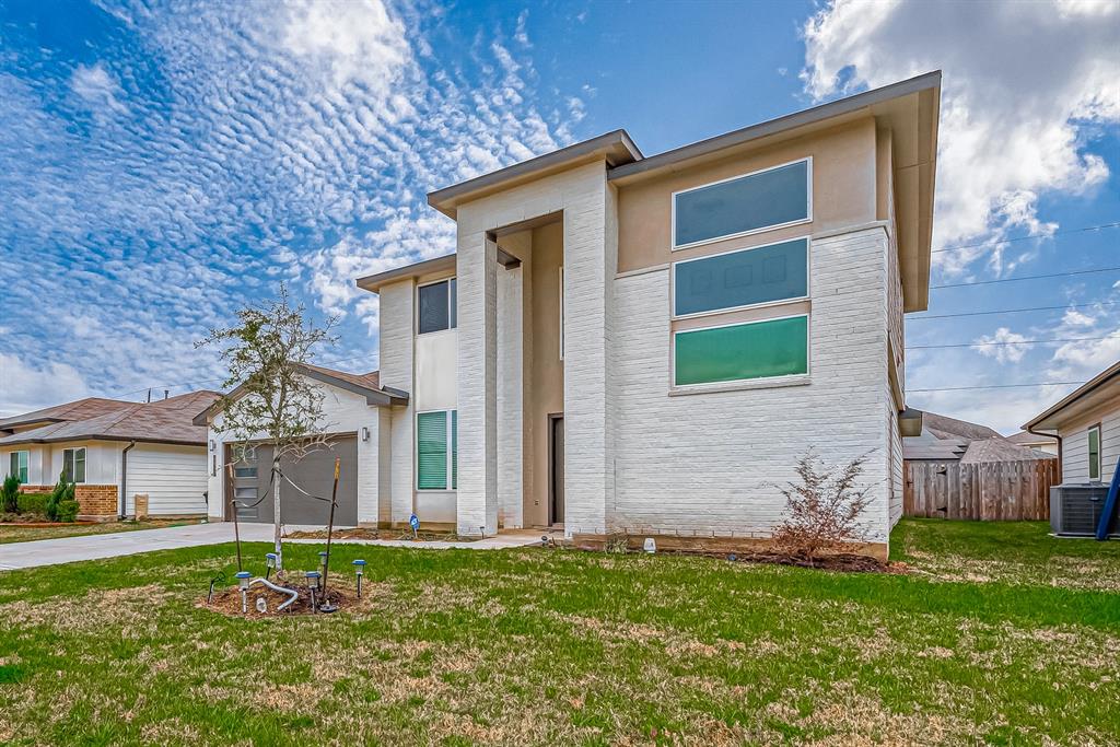 6850 Amber Cliff Lane