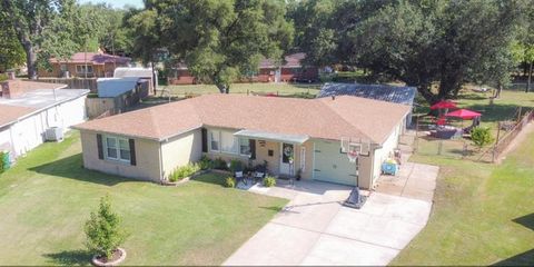 A home in La Marque