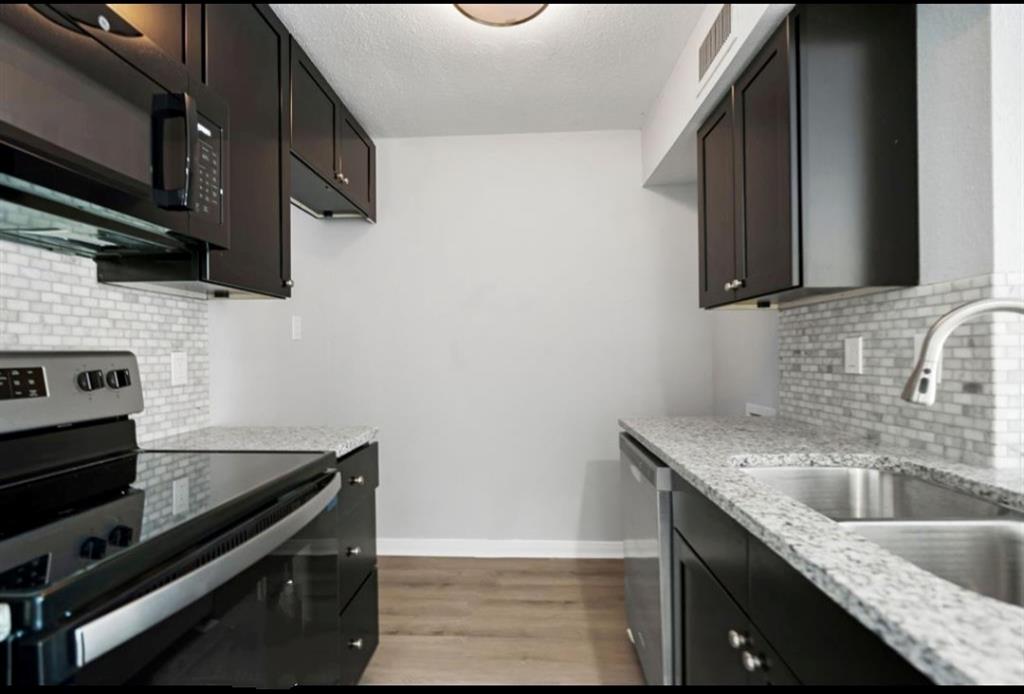 13151 Walden Road #106, Montgomery, Texas image 2