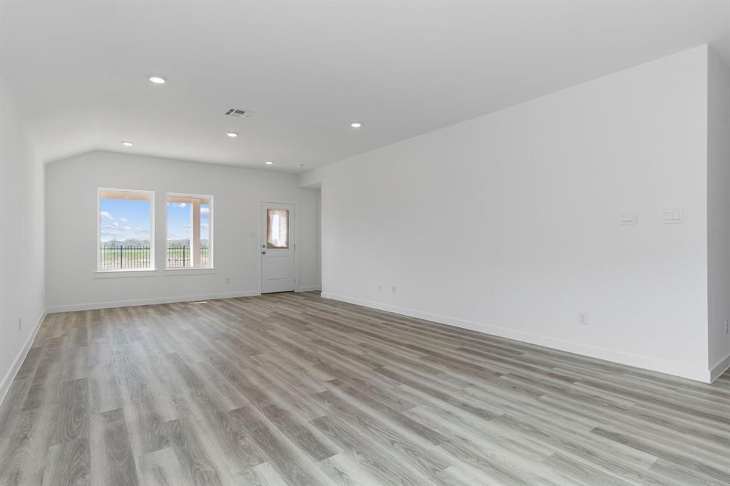 518 Robin Street, Angleton, Texas image 10