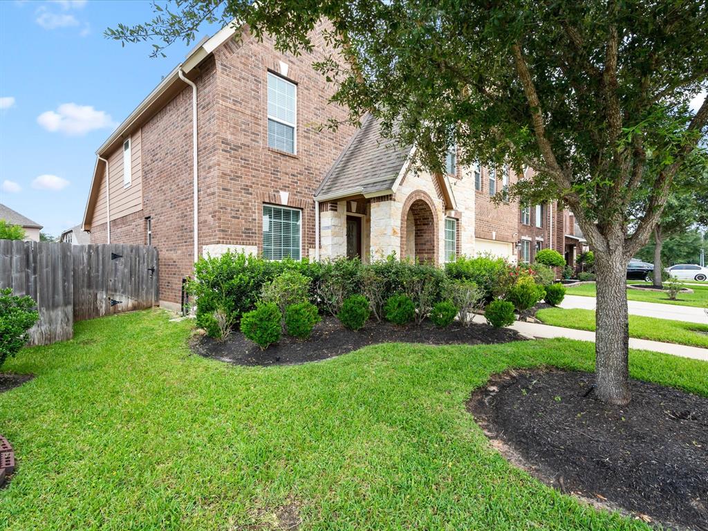 18118 Berry Garden Lane, Spring, Texas image 3