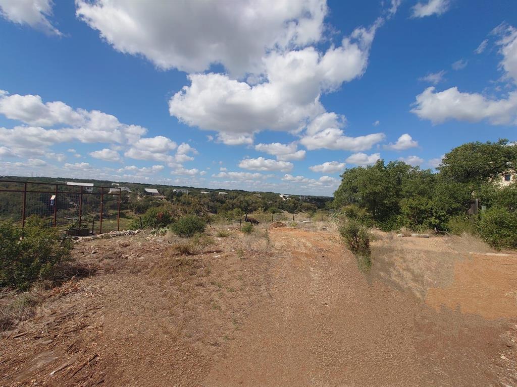 1102 Cliffview Drive, Spicewood, Texas image 7