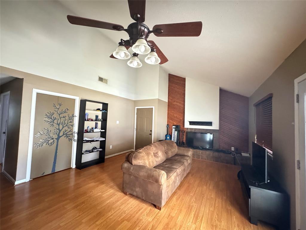 618 Hickory Street, Huntsville, Texas image 13