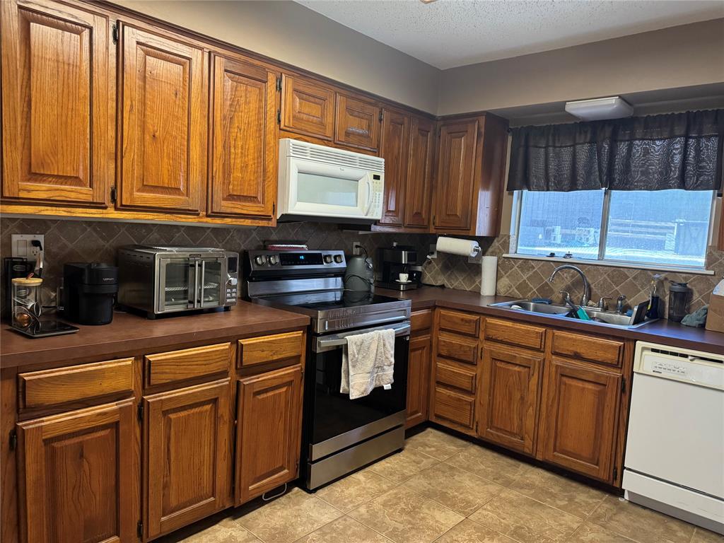 618 Hickory Street, Huntsville, Texas image 11