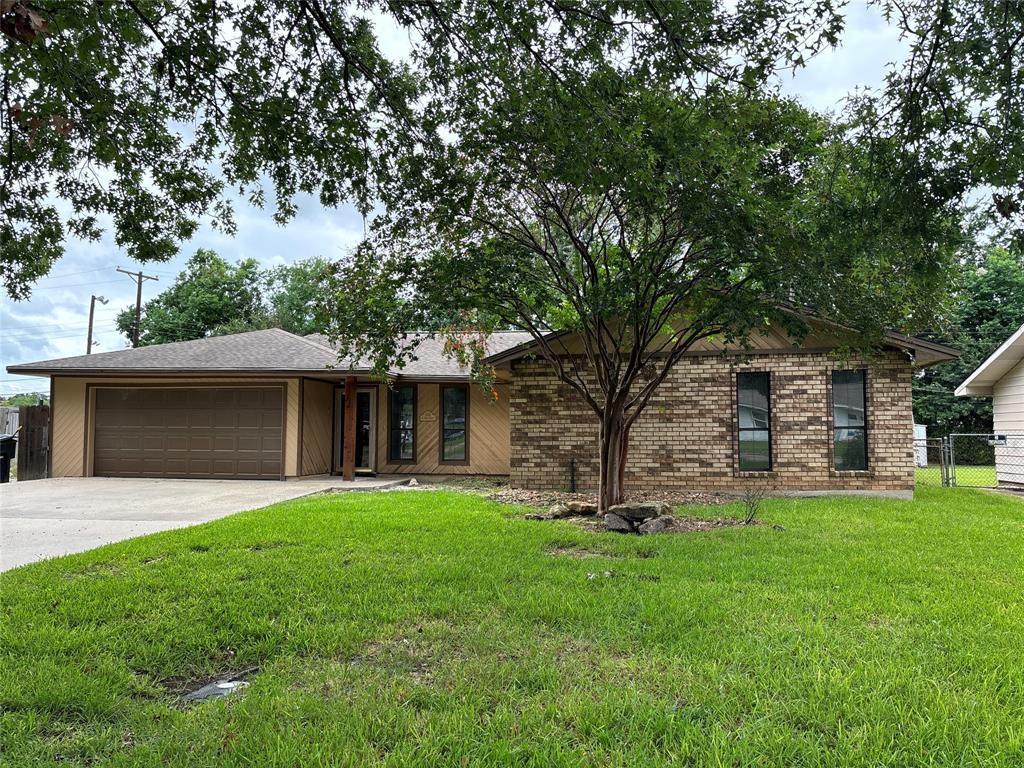 316 N 30th Street, Nederland, Texas image 1