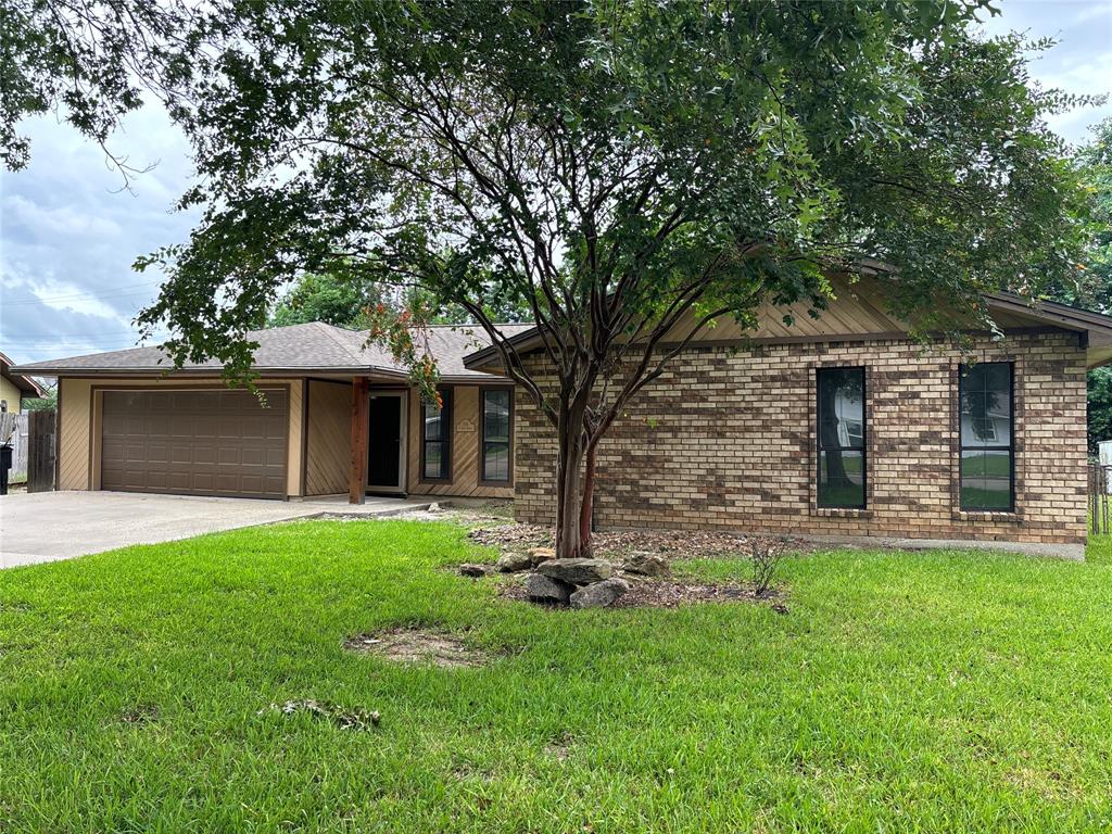 316 N 30th Street, Nederland, Texas image 2