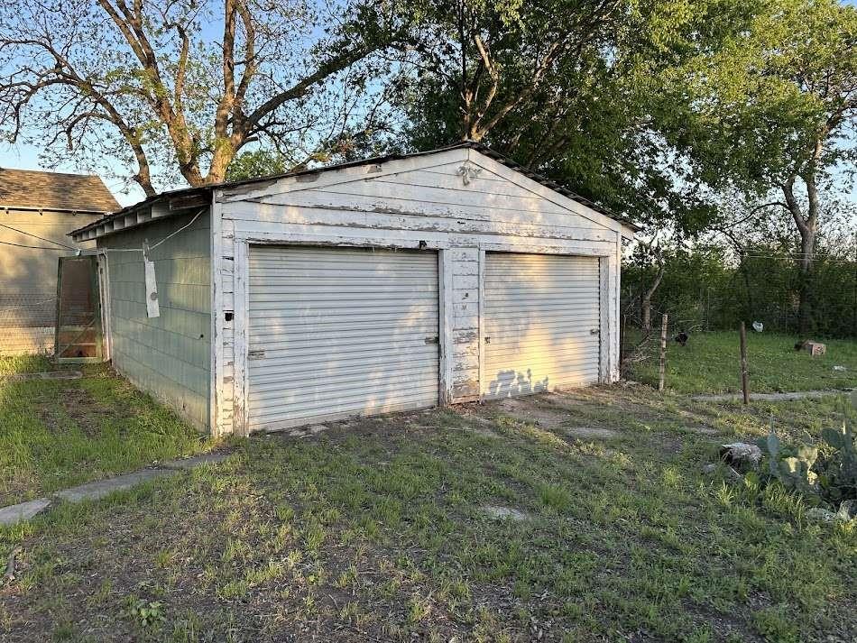 1718 N Walters St, San Antonio, Texas image 9