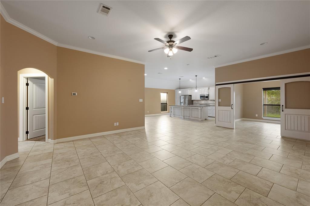 102 Blue Jay Court, Richwood, Texas image 3
