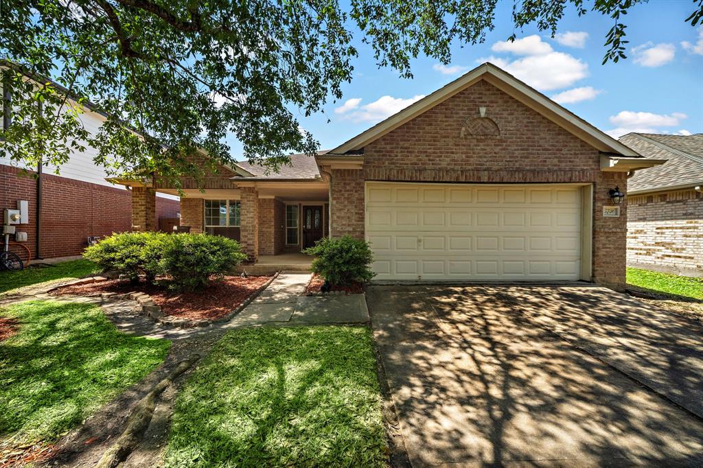 5730 Richfield Park Court, Rosharon, Texas image 1