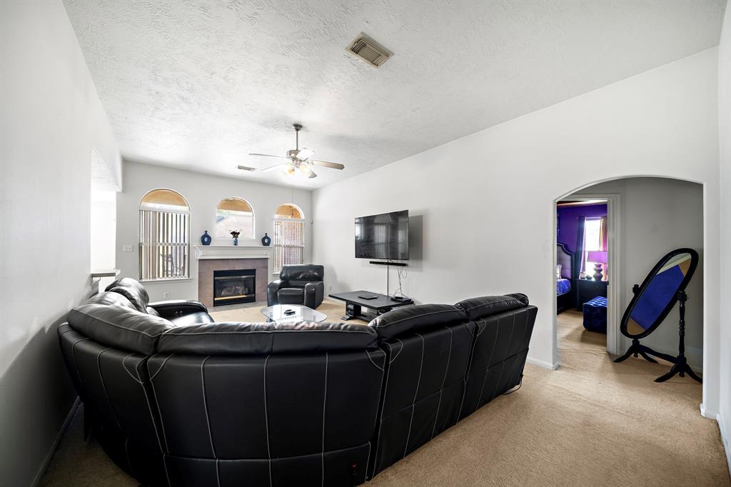 5730 Richfield Park Court, Rosharon, Texas image 13