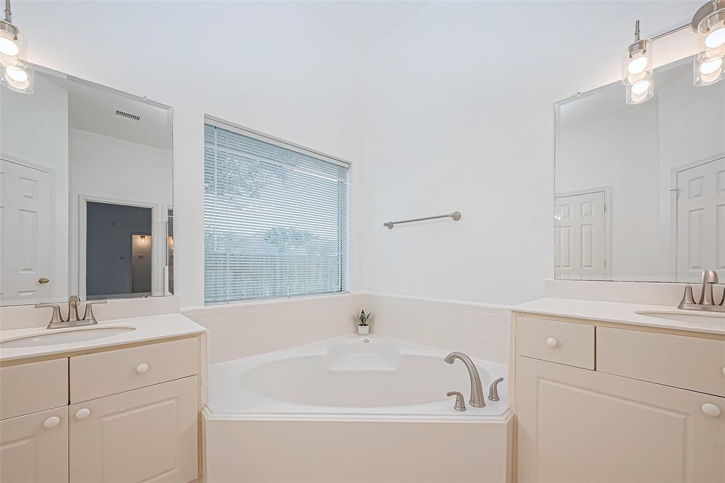 3655 Heritage Colony Drive, Missouri City, Texas image 31