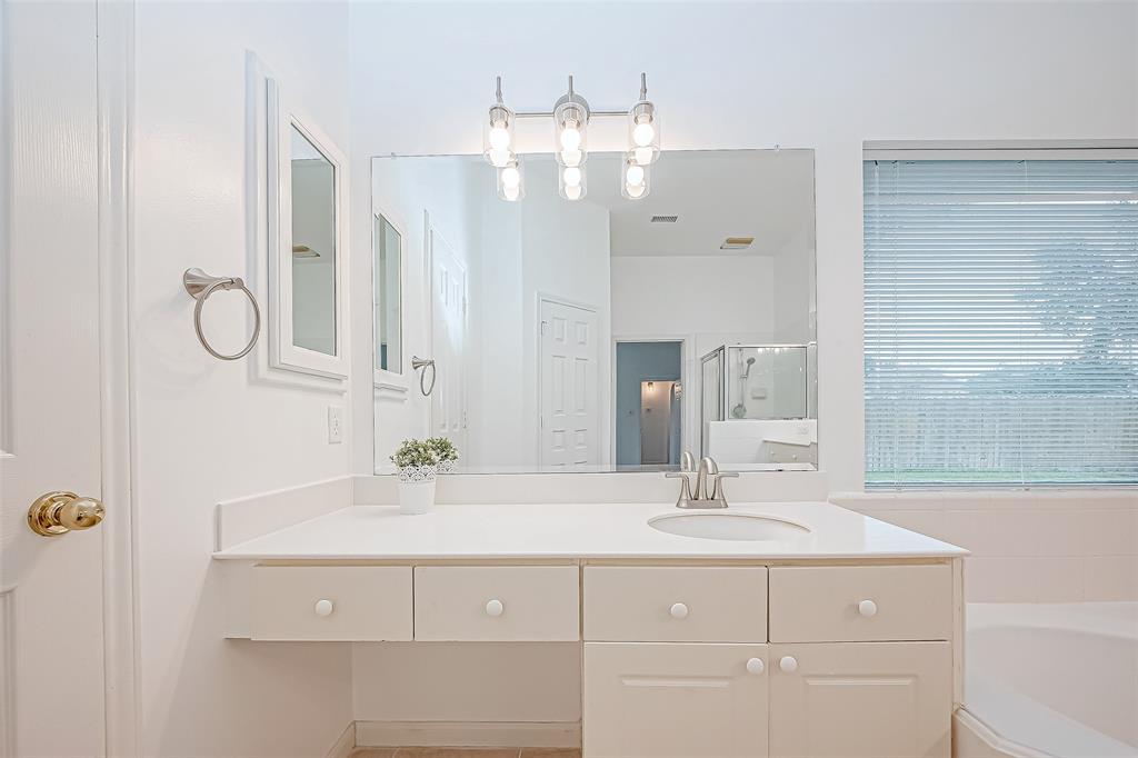 3655 Heritage Colony Drive, Missouri City, Texas image 34