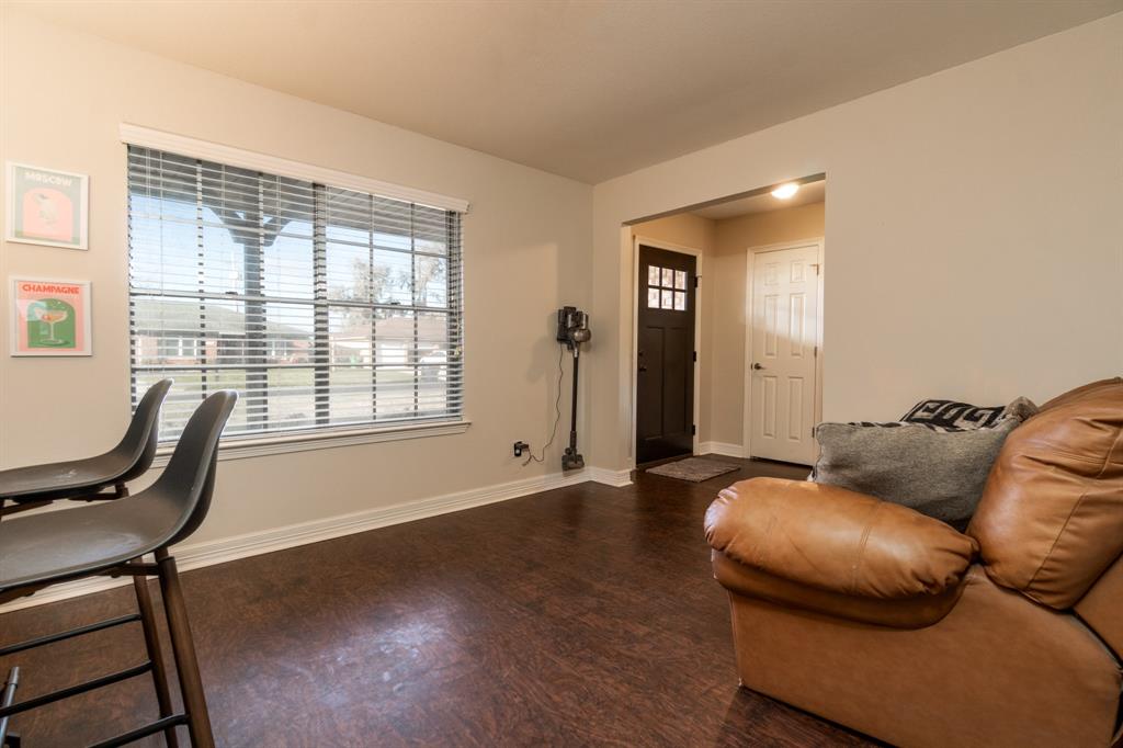 511 Magnolia Lane, Richwood, Texas image 5