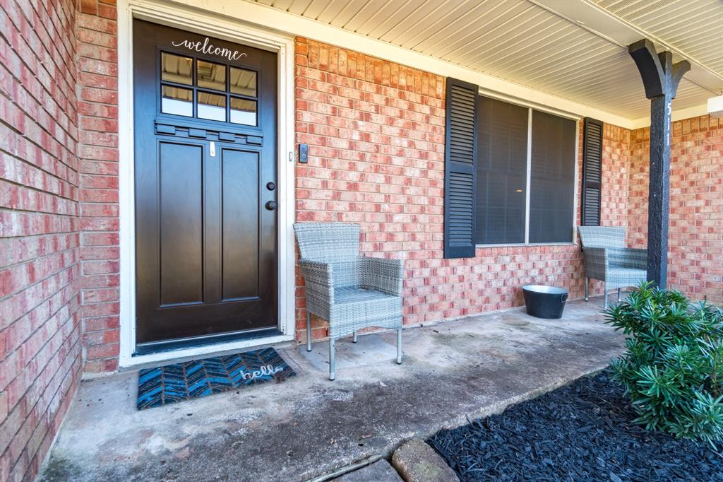 511 Magnolia Lane, Richwood, Texas image 3