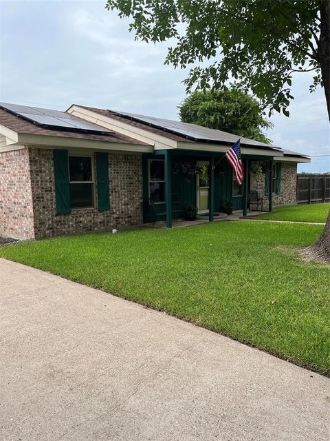 Photo of 1707 Shawnee Street, Navasota, TX 77868 (MLS # 55136251)