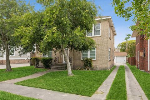 4404 Avenue N 1/2 Galveston TX 77550
