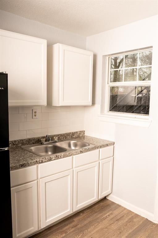 property-search 4 6614 London Street 12