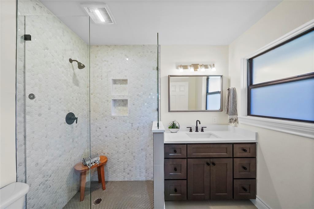 4266 T C Jester Boulevard, Houston, Texas image 19