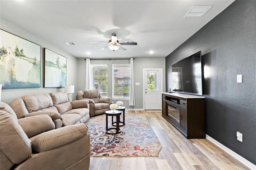 127 Winged Elm Court, Conroe, Texas image 3