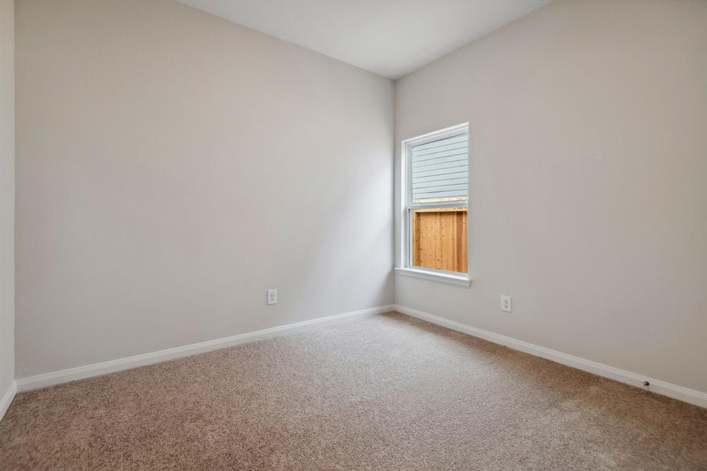 300 Kingston Way, Waller, Texas image 4