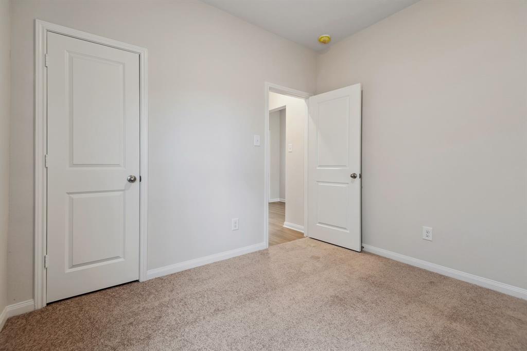 300 Kingston Way, Waller, Texas image 5
