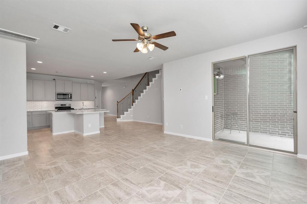 3804 Lancer Circle, Pearland, Texas image 10