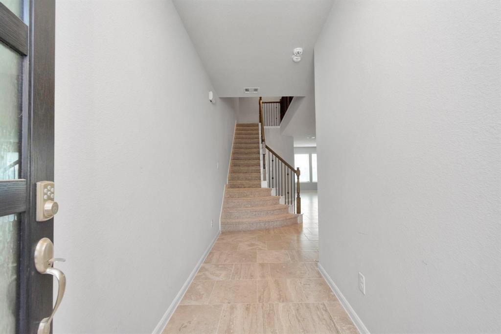 3804 Lancer Circle, Pearland, Texas image 2
