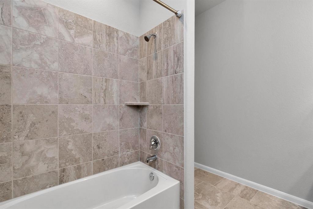 3804 Lancer Circle, Pearland, Texas image 21