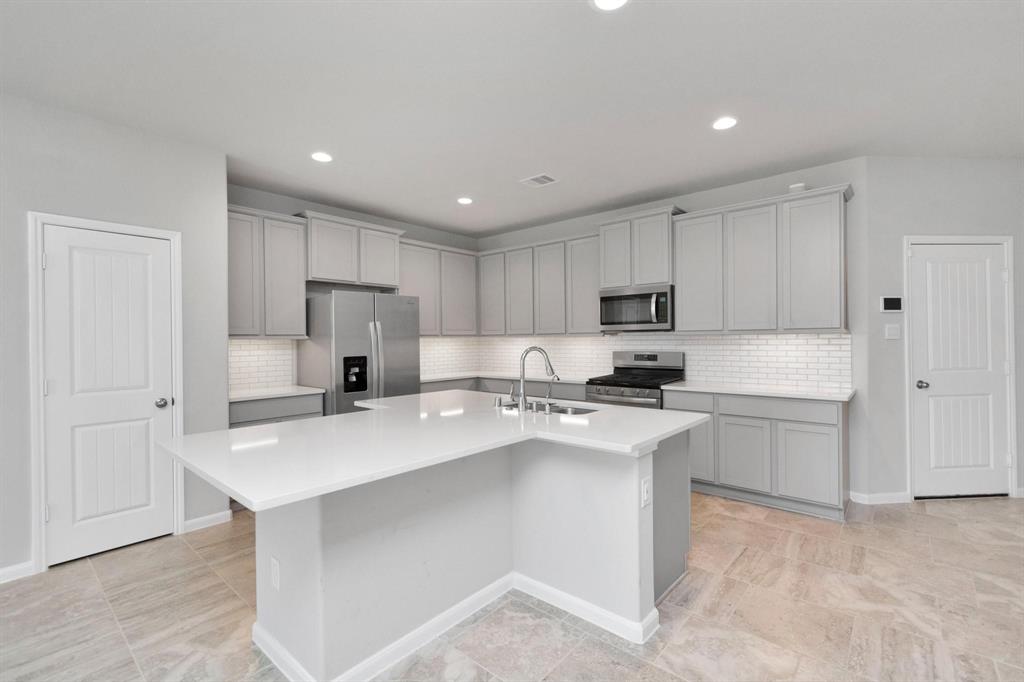 3804 Lancer Circle, Pearland, Texas image 6