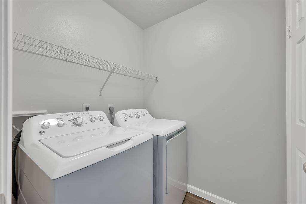 190 N Village Knoll Circle, The Woodlands, Texas image 14