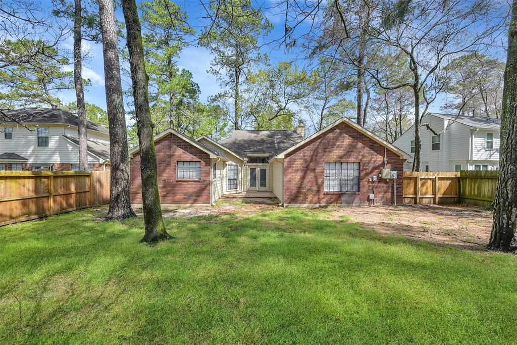 190 N Village Knoll Circle, The Woodlands, Texas image 19