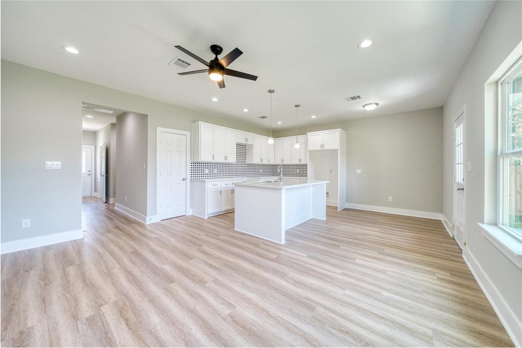 502 W Francis Street, Baytown, Texas image 12
