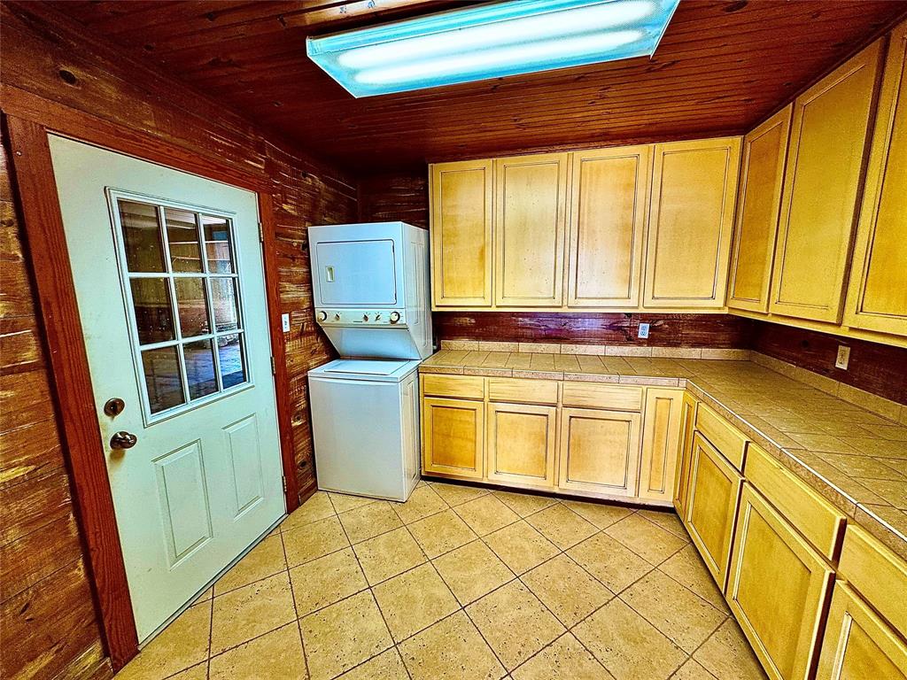7165 Backridge Road, Sabine Pass, Texas image 35