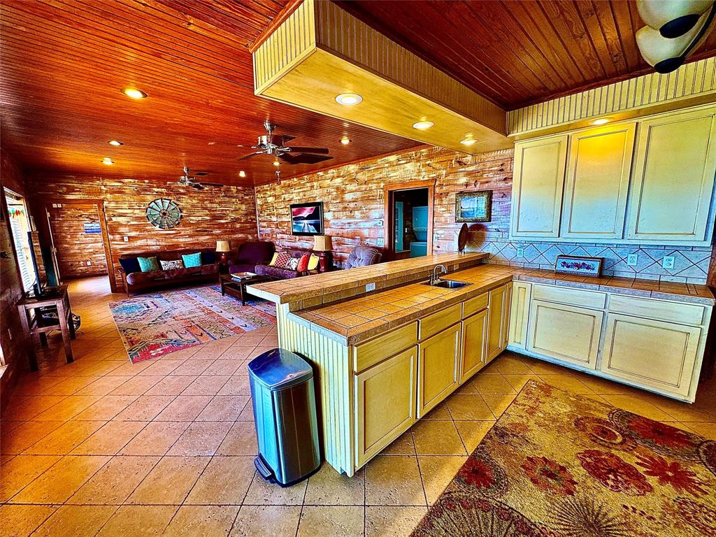 7165 Backridge Road, Sabine Pass, Texas image 32