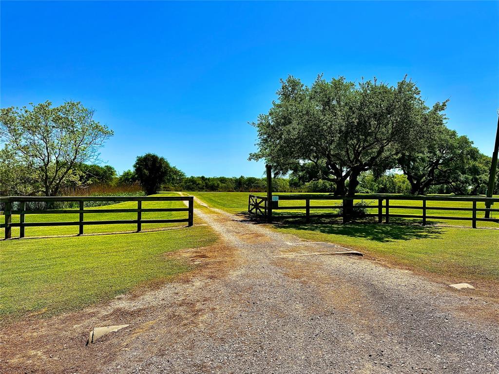 7165 Backridge Road, Sabine Pass, Texas image 42