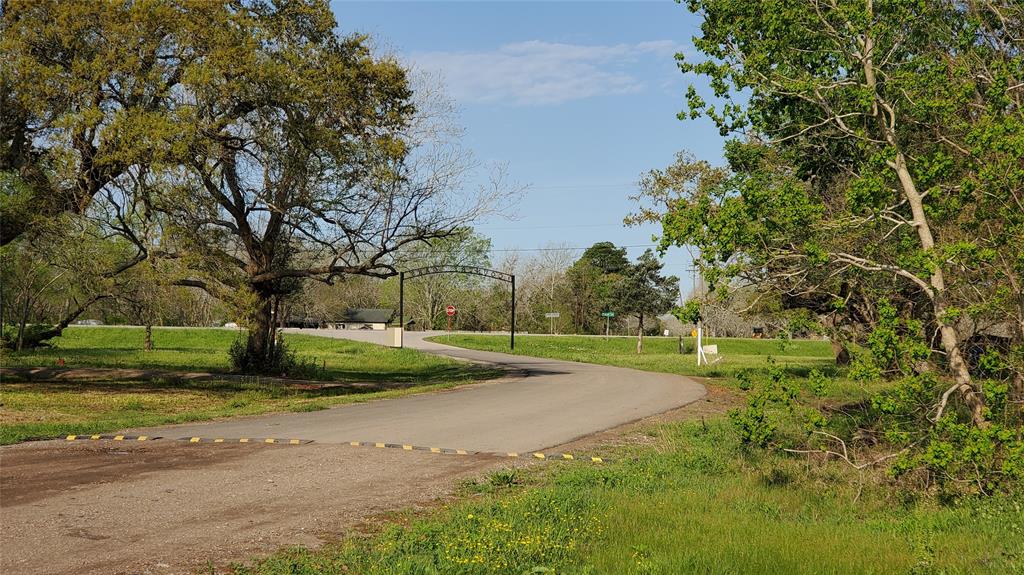 105 Country Oaks Street