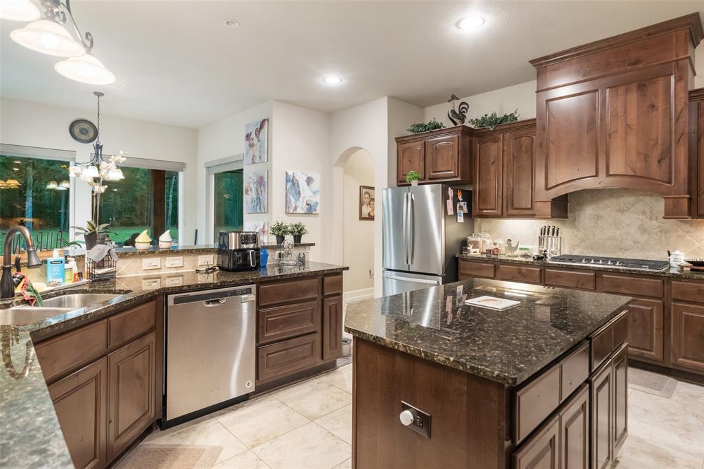 3716 Chisolm Court, Cleveland, Texas image 9