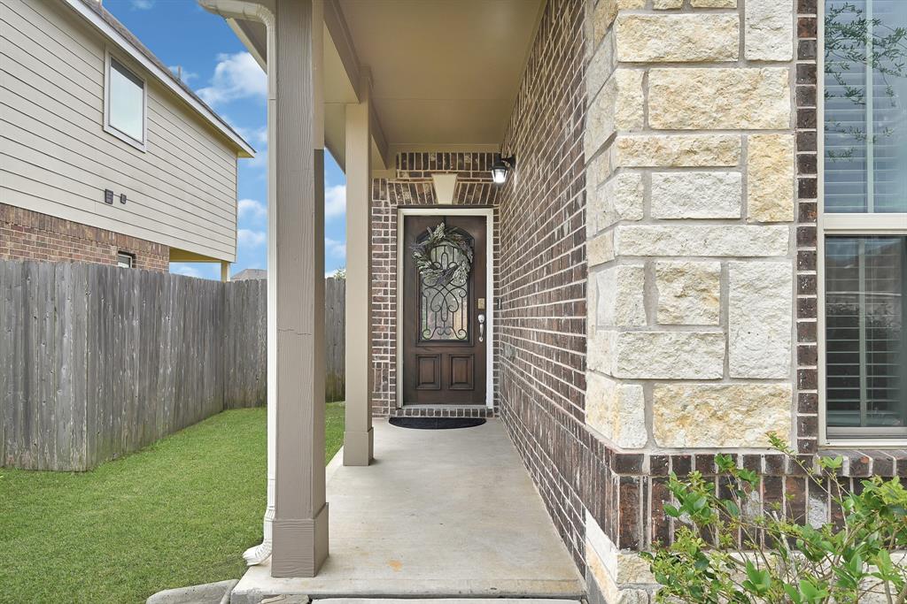 2176 Colonial St Street, Alvin, Texas image 2