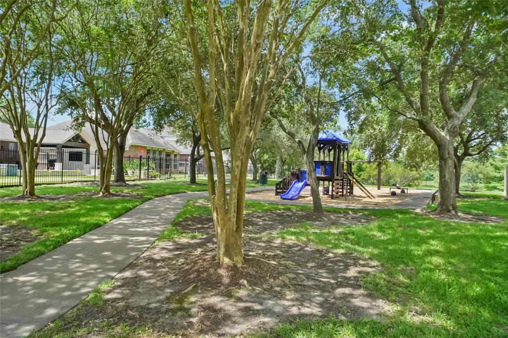 2821 Creek Bend Drive, Friendswood, Texas image 29